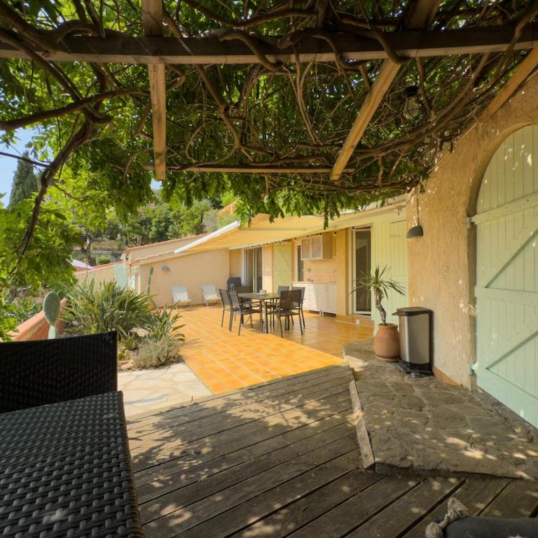 L'Inoubliable, Mazet climatisé pour 8 personnes avec tennis et piscine collective à Valcros, La Londes-Les-Maures - Two-Bedroom House - 21