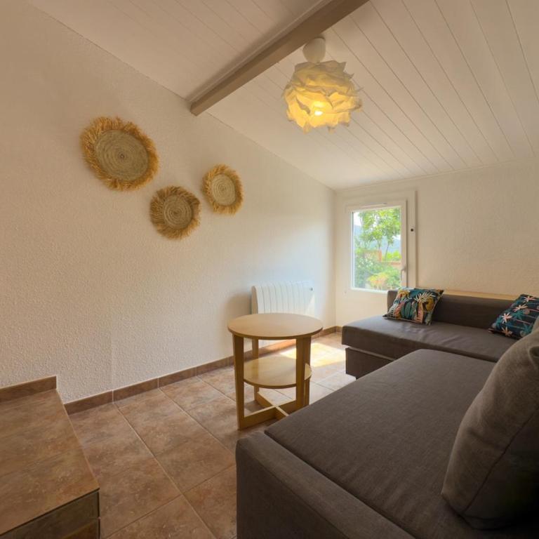 L'Inoubliable, Mazet climatisé pour 8 personnes avec tennis et piscine collective à Valcros, La Londes-Les-Maures - Two-Bedroom House - 27
