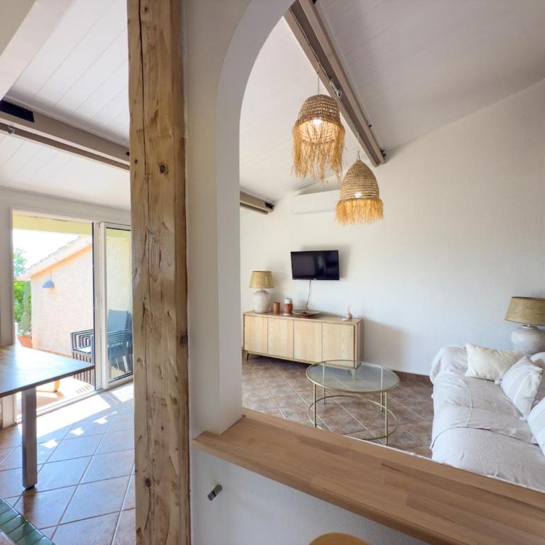 L'Inoubliable, Mazet climatisé pour 8 personnes avec tennis et piscine collective à Valcros, La Londes-Les-Maures - Two-Bedroom House - 29