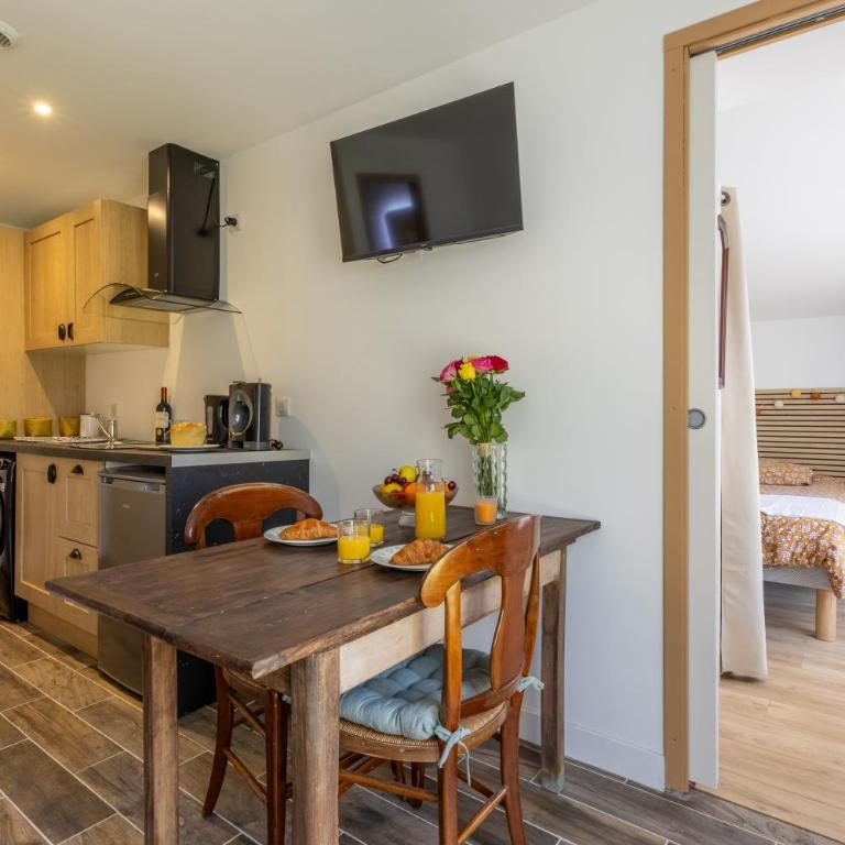 Le Mermoz - idéal curistes - wifi - clim - jardin - parking - proche centre - Apartamento de 1 dormitorio - 6