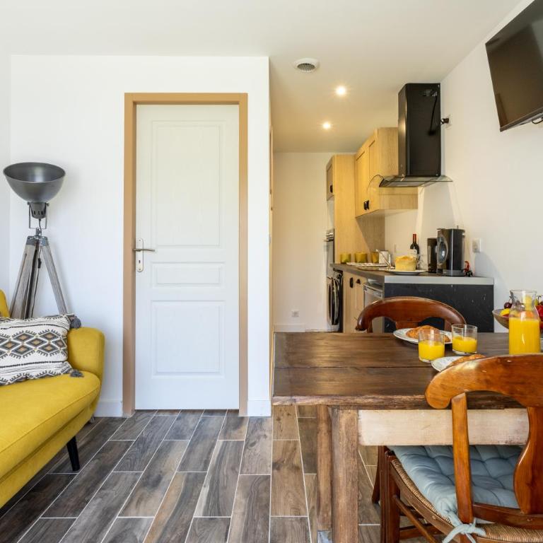 Le Mermoz - idéal curistes - wifi - clim - jardin - parking - proche centre - Apartamento de 1 dormitorio - 8