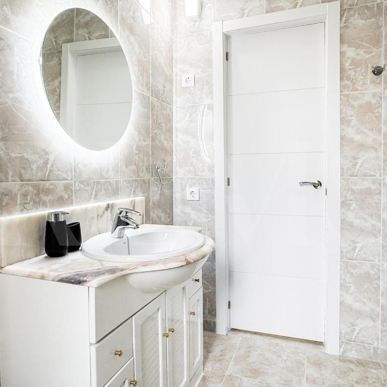 Historic Center Apartment with Balcony REMS - Apartamento de 2 dormitorios - 15