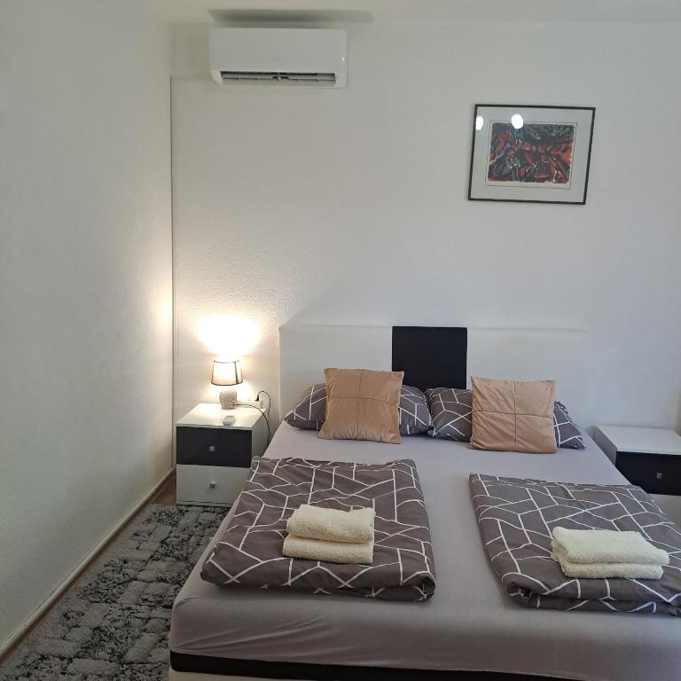 Apartment Beha - Two-Bedroom Apartment - 12