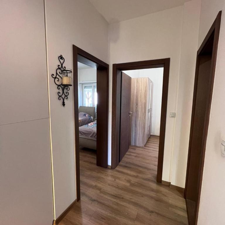 Oasis Royal Apartments - Three-Bedroom Premium Apartment - 2