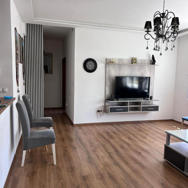 Oasis Royal Apartments - Three-Bedroom Premium Apartment - 8