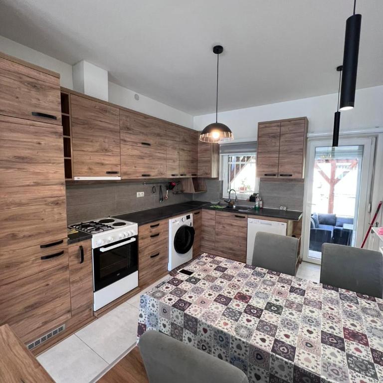 Oasis Royal Apartments - Three-Bedroom Premium Apartment - 12