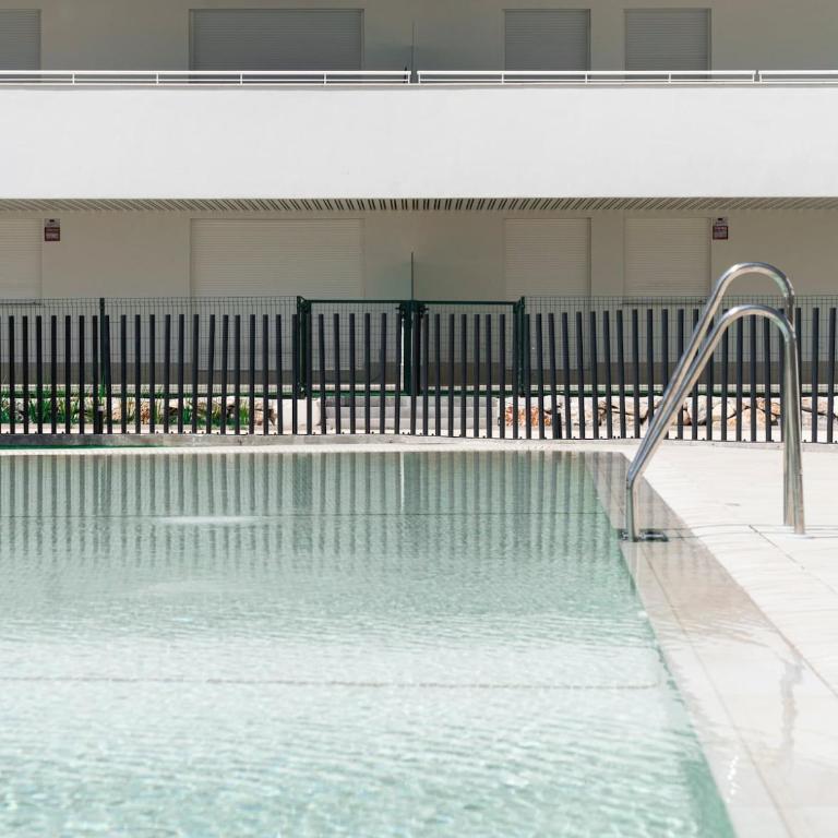 Espectacular con terraza, piscina & parking - Two-Bedroom Apartment - 2