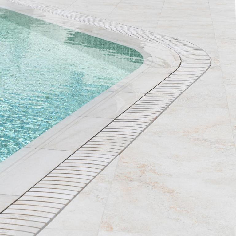 Espectacular con terraza, piscina & parking - Two-Bedroom Apartment - 12