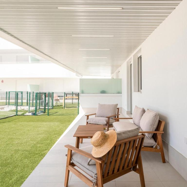 Espectacular con terraza, piscina & parking - Two-Bedroom Apartment - 22