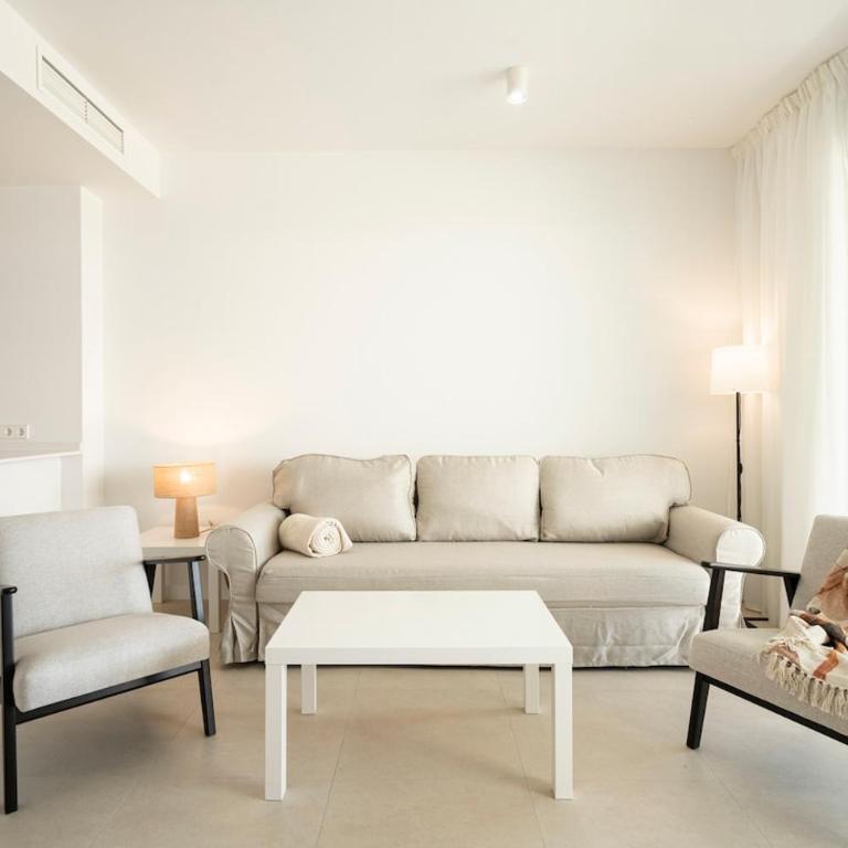 Espectacular con terraza, piscina & parking - Two-Bedroom Apartment - 23