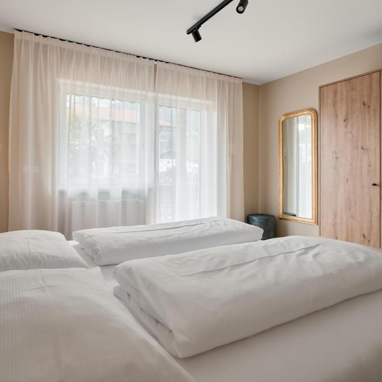 Art Residence Josefshof - Apartment mit 1 Schlafzimmer, Balkon und Bergblick - 8