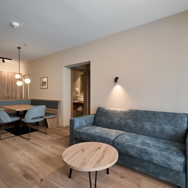 Art Residence Josefshof - Apartment mit 1 Schlafzimmer, Balkon und Bergblick - 13