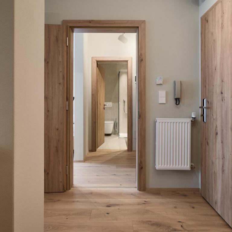 Art Residence Josefshof - Apartment mit 1 Schlafzimmer, Balkon und Bergblick - 14