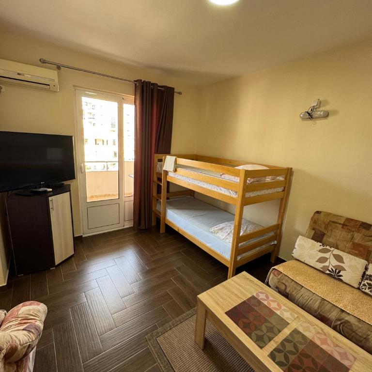 Apartments Family Ibrahimi - Apartman s 2 Spavaće Sobe sa Balkonom i Terasom - 1