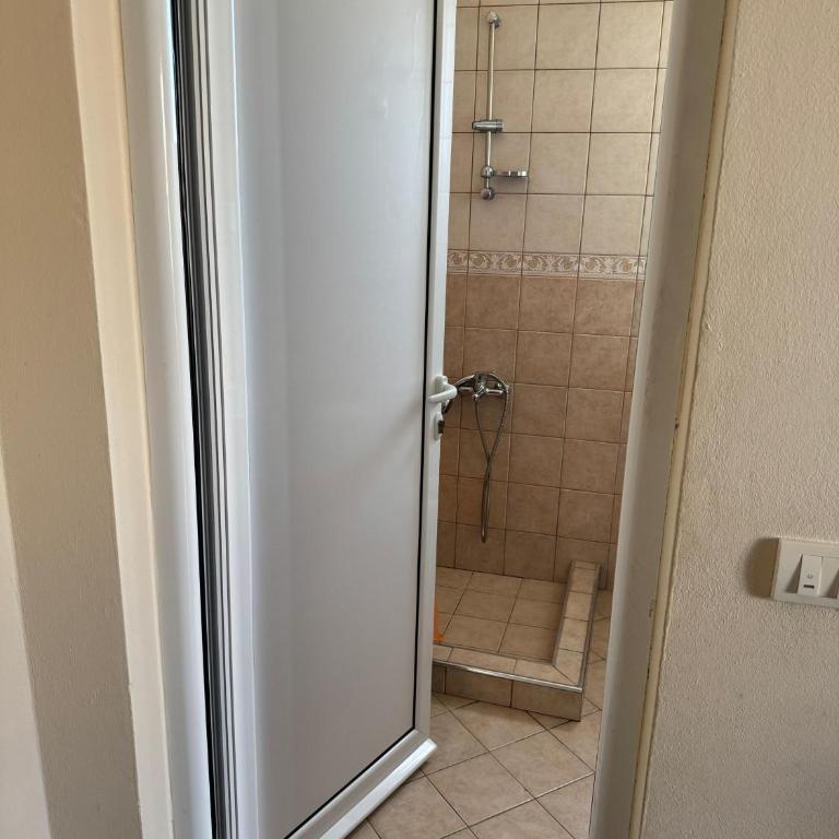Apartments Family Ibrahimi - Apartman s 2 Spavaće Sobe sa Balkonom i Terasom - 3