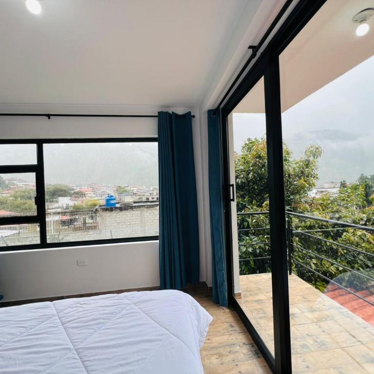 Skyline Retreat Suite - One-Bedroom Apartment - 2