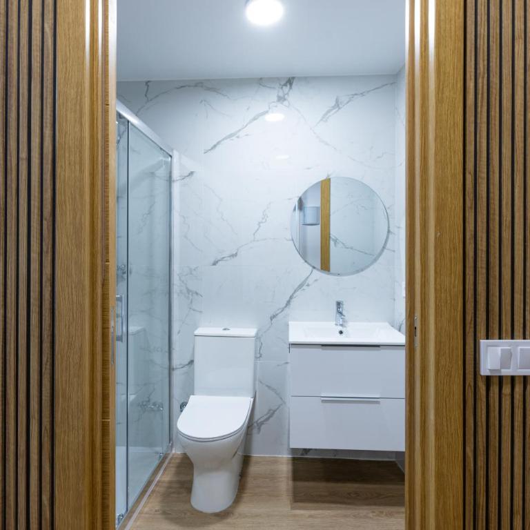YES! Rooms - Deluxe Double Room with Shower - 3