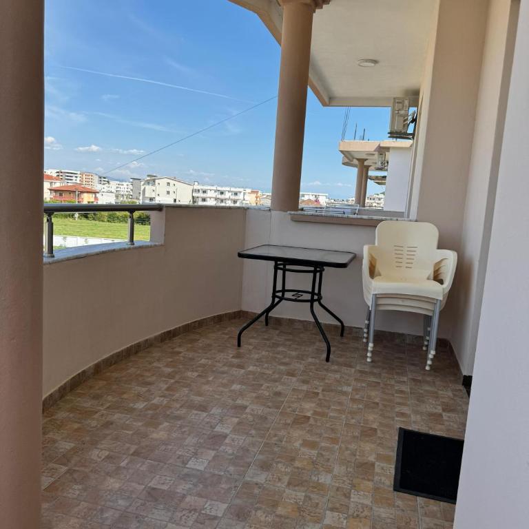 Apartments Family Ibrahimi - Apartman s 2 Spavaće Sobe sa Balkonom i Terasom - 1
