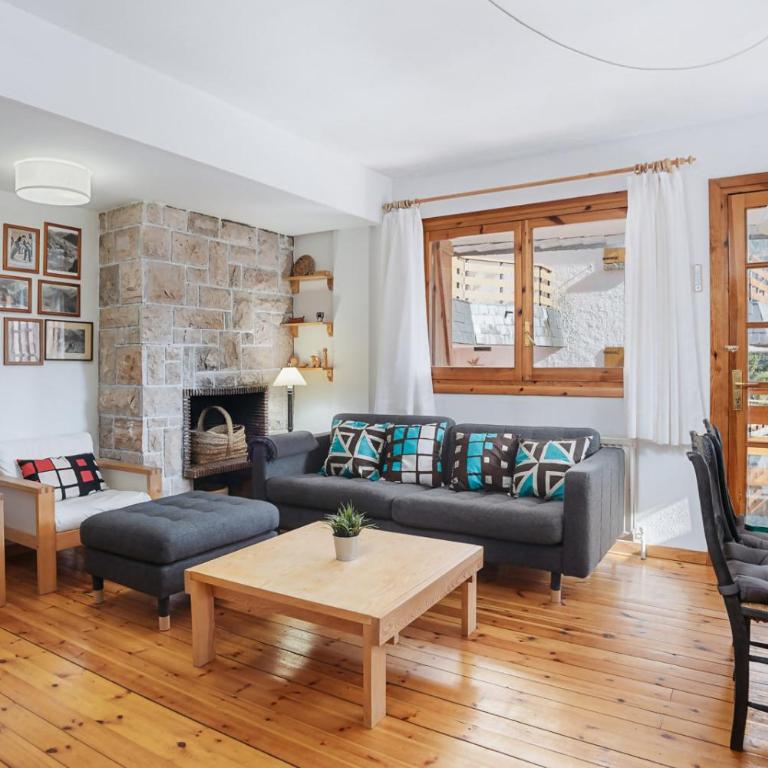 Aspen - By CARDI Suites - Appartement 3 Chambres - 1