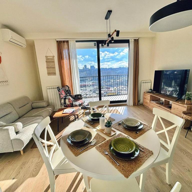 BW Metropolitan 2BR Cosy by Houserz - Apartman sa 2 Spavaće Sobe i Balkonom - 1