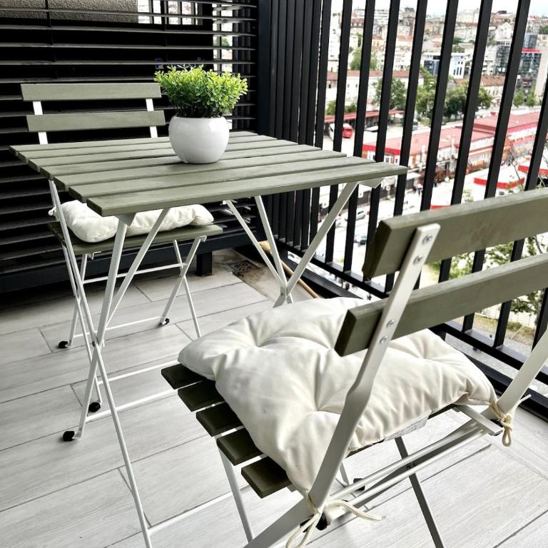 BW Metropolitan 2BR Cosy by Houserz - Apartman sa 2 Spavaće Sobe i Balkonom - 33