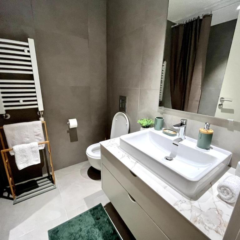 BW Metropolitan 2BR Cosy by Houserz - Apartman sa 2 Spavaće Sobe i Balkonom - 30