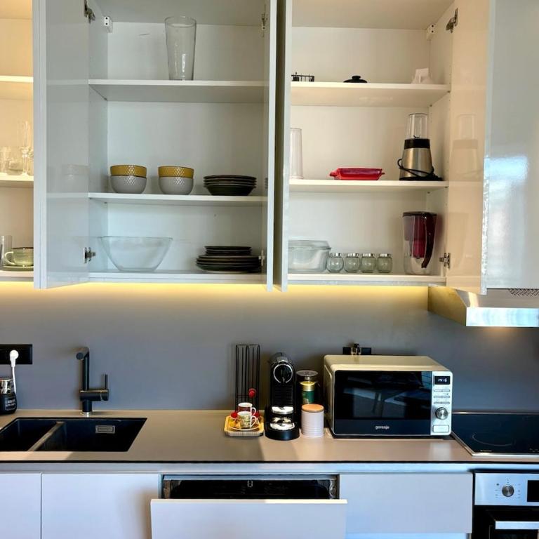 BW Metropolitan 2BR Cosy by Houserz - Apartman sa 2 Spavaće Sobe i Balkonom - 13