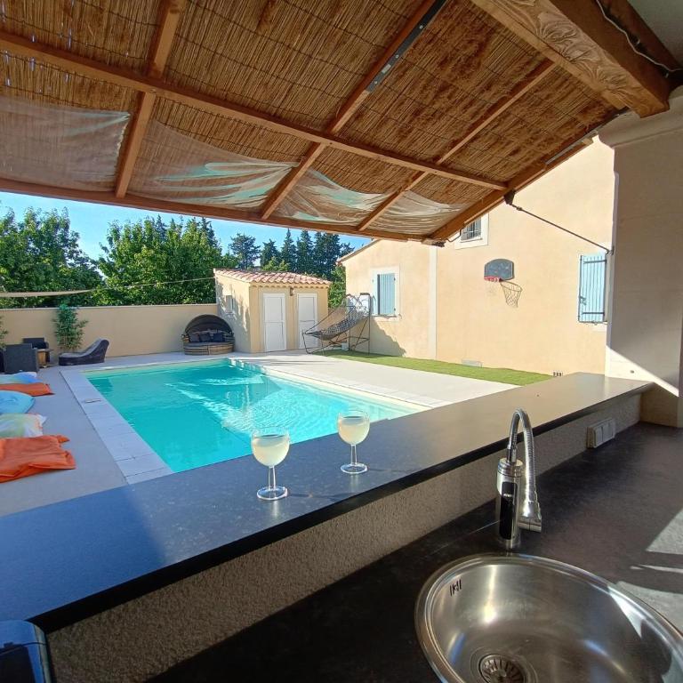 Maison villa avec piscine et spa, 6,8 ou 10 pers, meublés de tourisme 3 étoiles - Villa - 6
