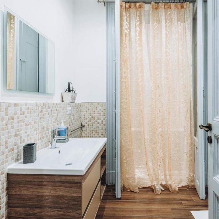 Trinacria rooms - Large Double Room - 4