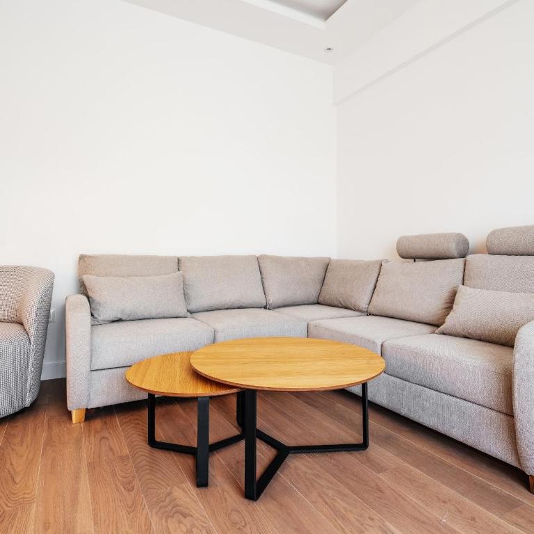 Twin Towers By In Property - Apartment with Balcony - 2