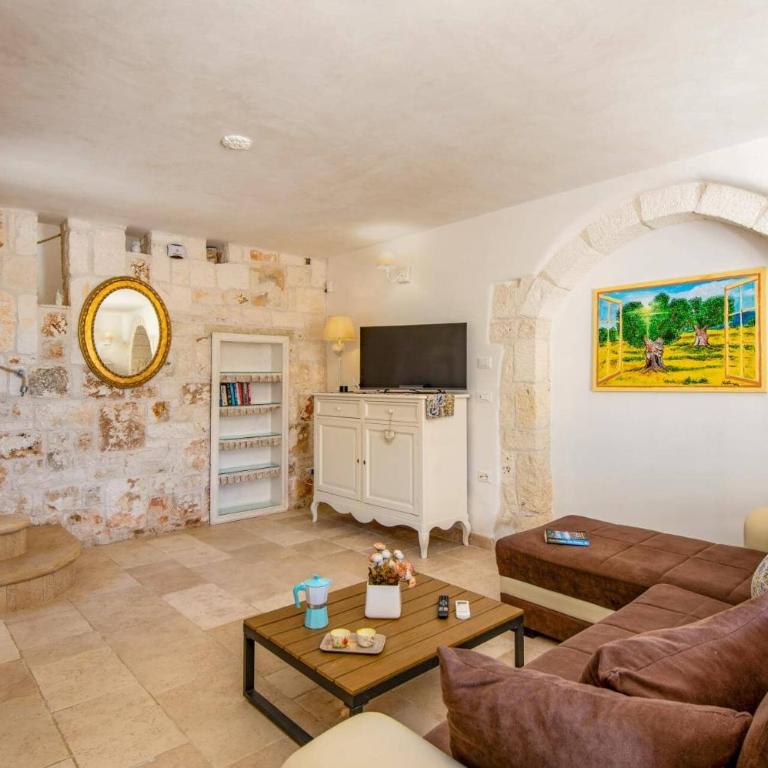 Villa Angelo by Villa Plus - Villa - 24