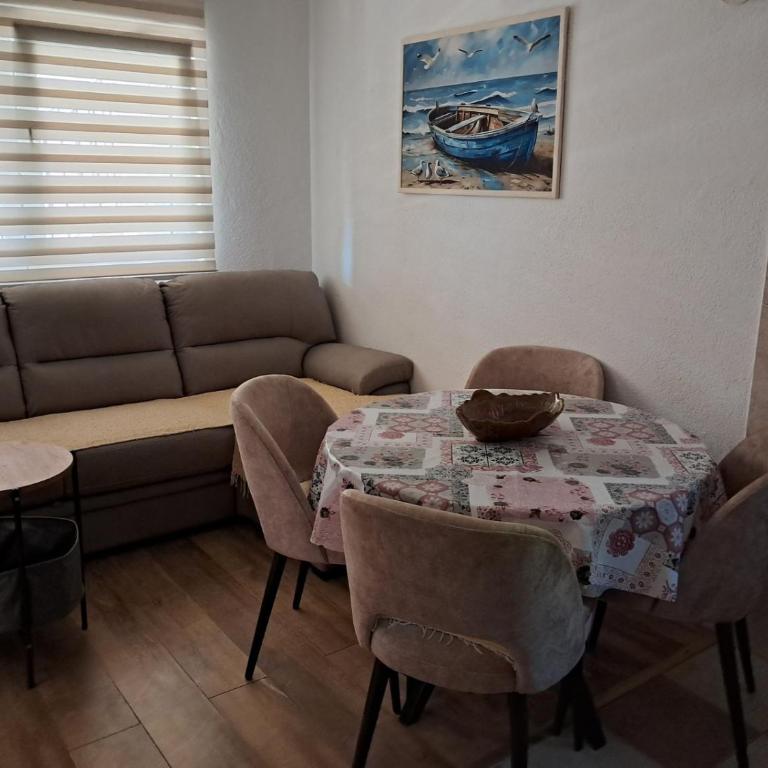 Guest House Martinovic - Two-Bedroom Apartment - 32