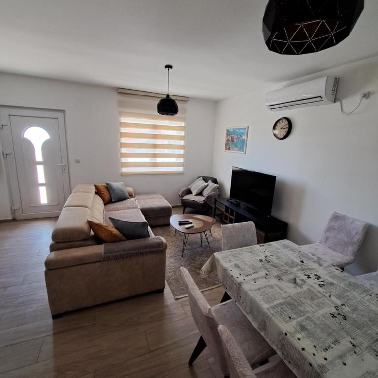 Guest House Martinovic - Two-Bedroom Apartment - 33
