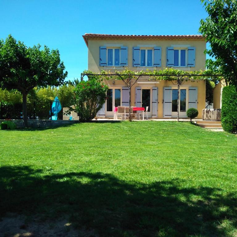 Maison villa avec piscine et spa, 6,8 ou 10 pers, meublés de tourisme 3 étoiles - Villa - 2