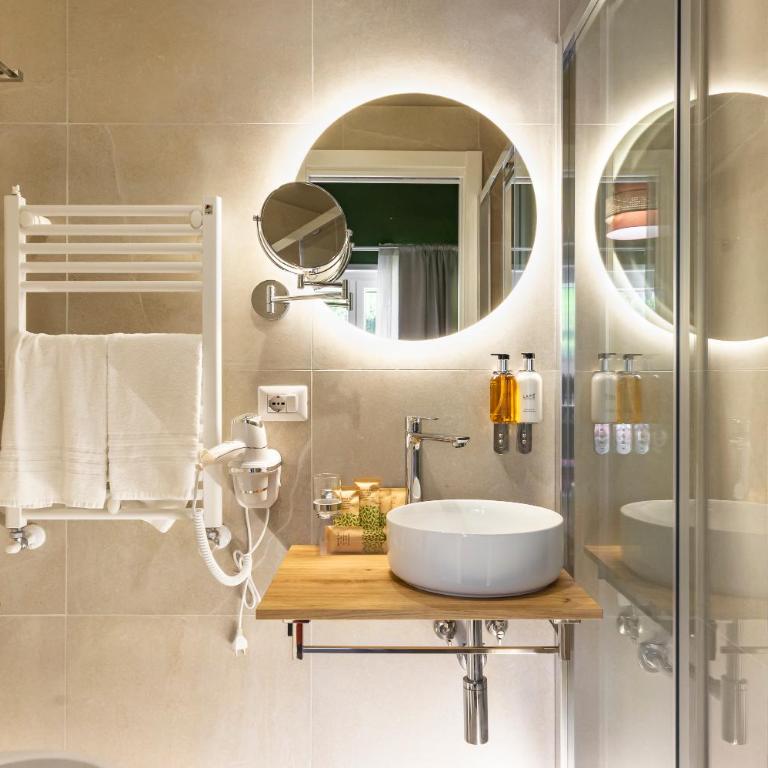 Notte Ai Colli - Rooms & Kitchen - Camera Matrimoniale con Balcone - 2