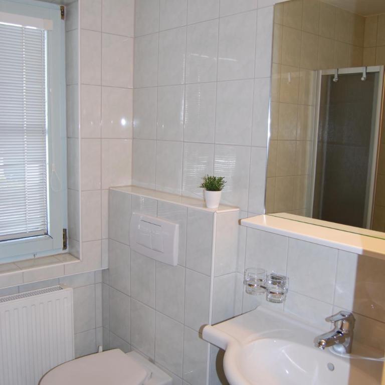 Appartements Fossa - Two-Bedroom Apartment with Balcony TOP 4 - 6
