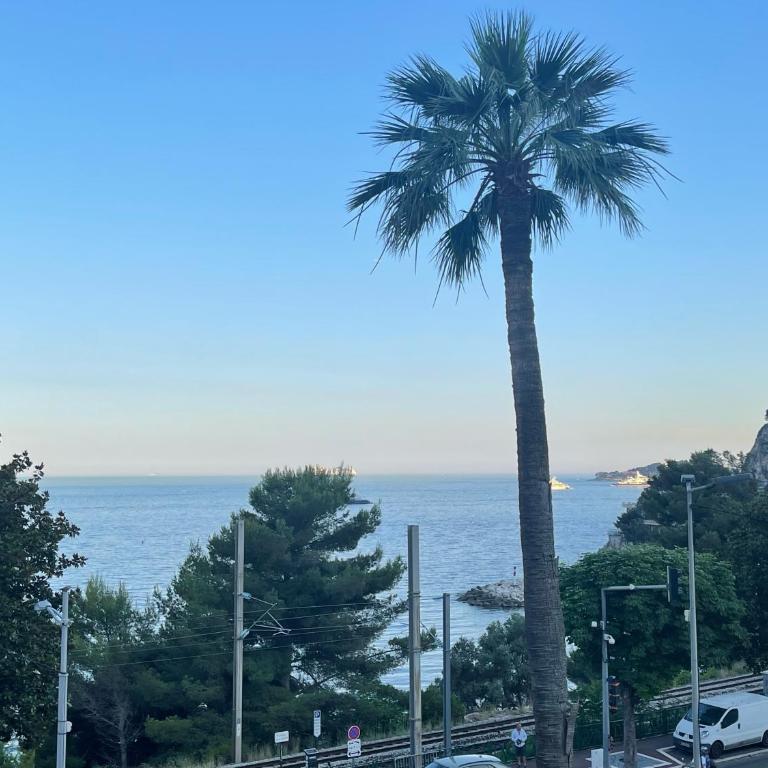 Ezevacances Studio Capuccino vue mer 5 mn plage 7 mn gare Wifi - Studio with Sea View - 69