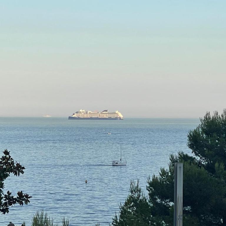 Ezevacances Studio Capuccino vue mer 5 mn plage 7 mn gare Wifi - Studio with Sea View - 70