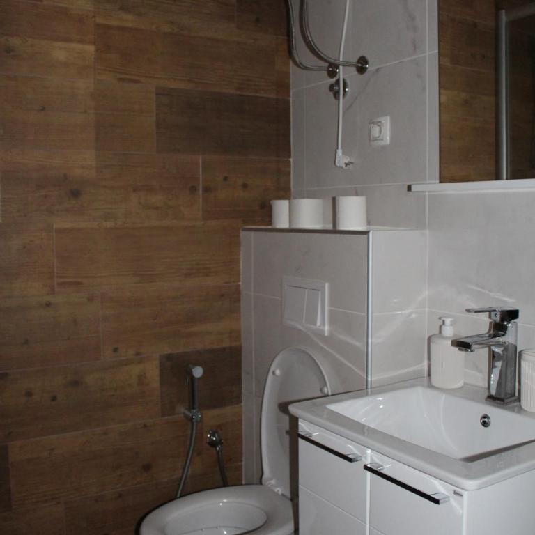 AMD - studio104 - One-Bedroom Apartment - 2
