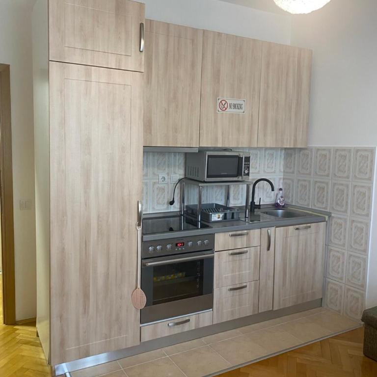 Cozy apartment - Downtown - Two-Bedroom Apartment - 3