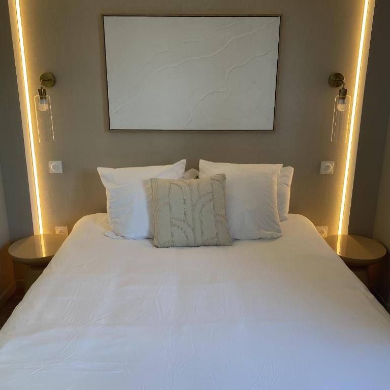 AMMG Tour Marina – Suites Signature | Vue Mer Panoramique, Jacuzzi & Design - Suite Deluxe - 15