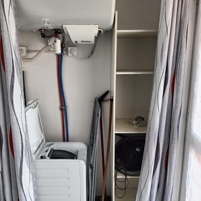 plage, agréable, refait à neuf, top lit, hôte réactif, terrasse, soleil, paisible. - Appartement 1 Chambre - 21