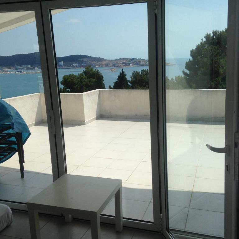 Apartments Ljiljana - Two-Bedroom Apartment with Balcony and Sea View - 32
