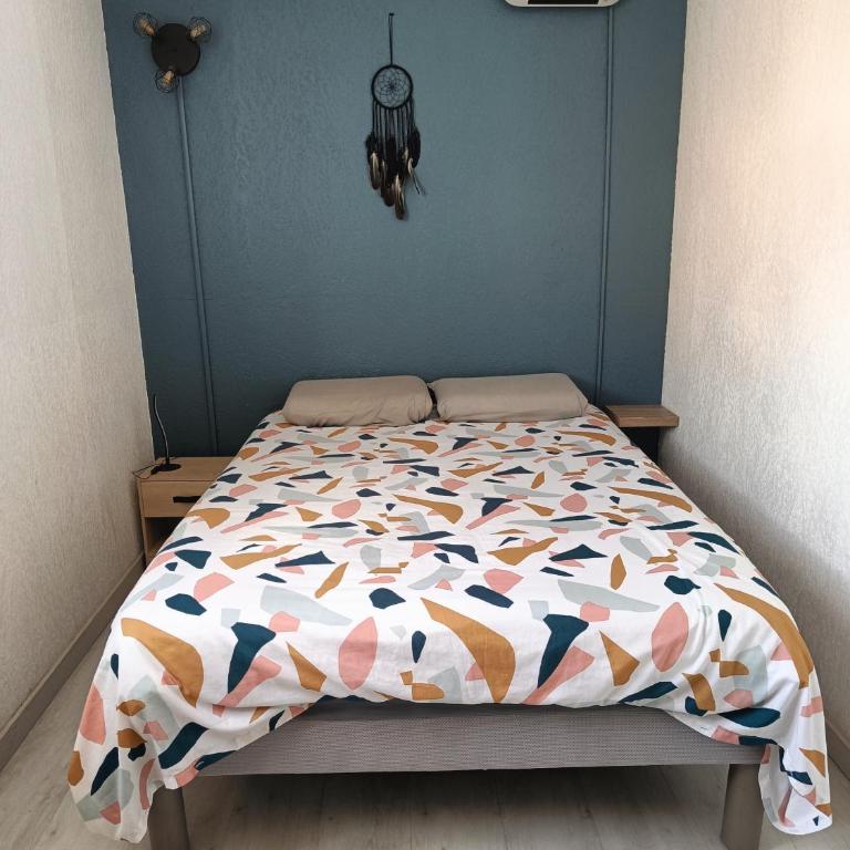 plage, agréable, refait à neuf, top lit, hôte réactif, terrasse, soleil, paisible. - Appartement 1 Chambre - 17