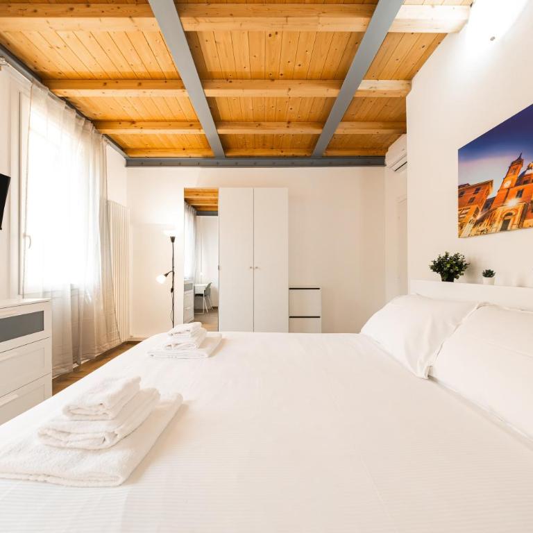Belvedere House 2 in Bologna Center - Two-Bedroom Apartment - 23