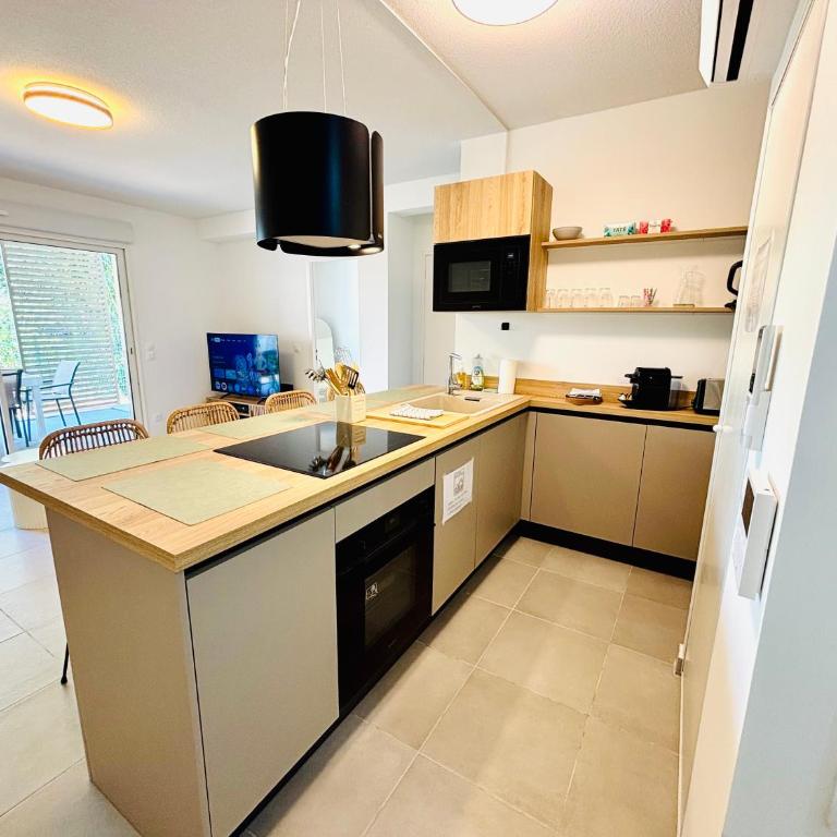 Nice apartment with garden direct access to beach,Parking free - Appartement 2 Chambres avec Terrasse - 9