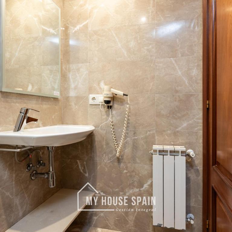 Hotel Playa Poniente - Habitación Doble con baño privado - 3