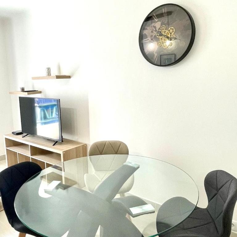 T2 Bleu Mer - Centre ville , Climatisé , 5 min de la plage et à 250m de la gare - Appartement 1 Chambre - 5
