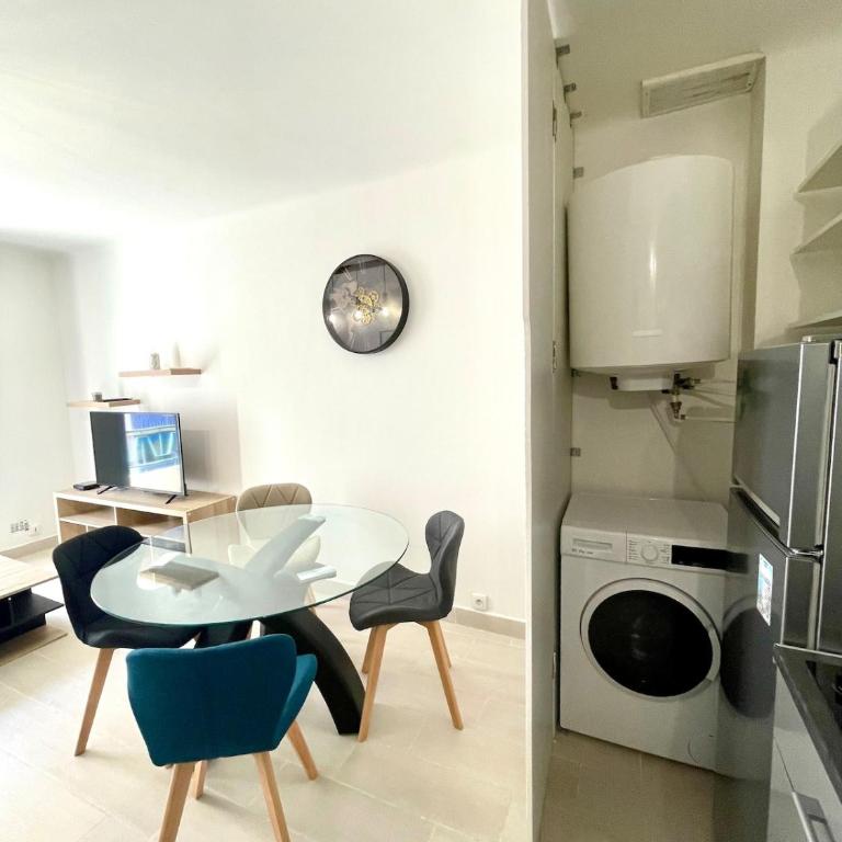 T2 Bleu Mer - Centre ville , Climatisé , 5 min de la plage et à 250m de la gare - Appartement 1 Chambre - 7