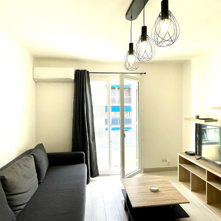 T2 Bleu Mer - Centre ville , Climatisé , 5 min de la plage et à 250m de la gare - Appartement 1 Chambre - 8